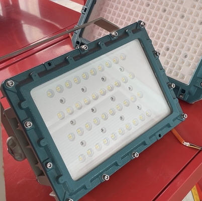 ضوء الفيضانات LED ATEX/IECEx المقاوم للانفجار 50W و 150W و 200W و IP66 مقاوم للماء للمناطق الخطرة في المنطقة 1/2 و 21/22