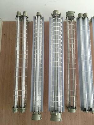 أداء عالية مضادة للتآكل 100lm / w مقاومة للانفجار LED 8KG خطية ضوء الأنابيب الضوء للمنطقة 1 2 المنطقة 21 22