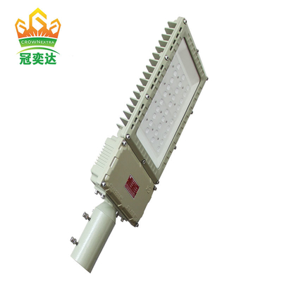 ضوء الشارع الخارجي ضد الانفجار الطاقة الشمسية Ip66 100w 200w مصدر ضوء الفيضان الكفاءة 130lm / w مع ضمان لمدة خمس سنوات