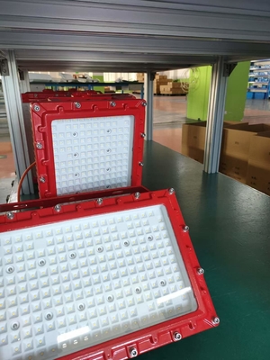 140lm/W أضواء LED الحمراء المقاومة للانفجار مع مدخل AC/DC و IP66