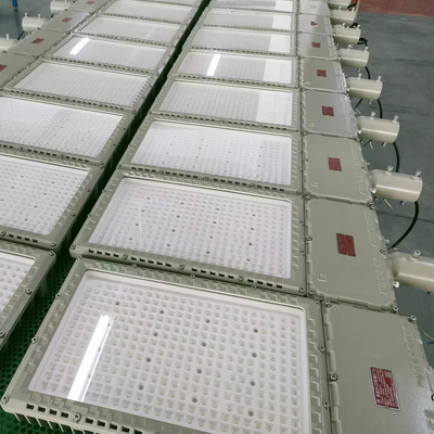 120\u00b0 سبيكة الألومنيوم IP66 ضوء الأنابيب LED مع 50000 ساعة من العمر