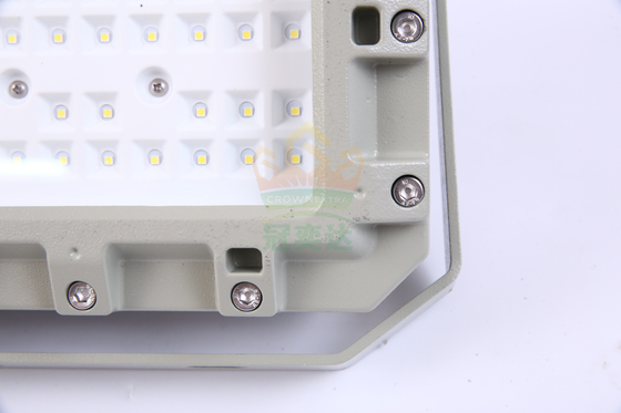 ATEX IECE شركة النفط والغاز التعدين مضاد للانفجار مصباح الفيضانات 150W 140lm/w