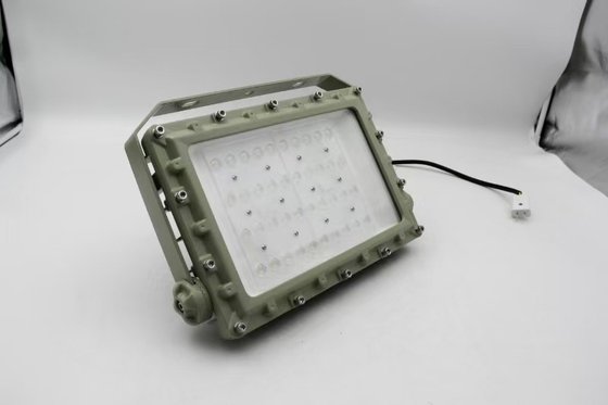 GYD7204 100-240VAC 50-60HZ 250W ضوء الفيضانات المتحرك ضد الانفجار 135lm / W 5700K 5 سنوات ضمان