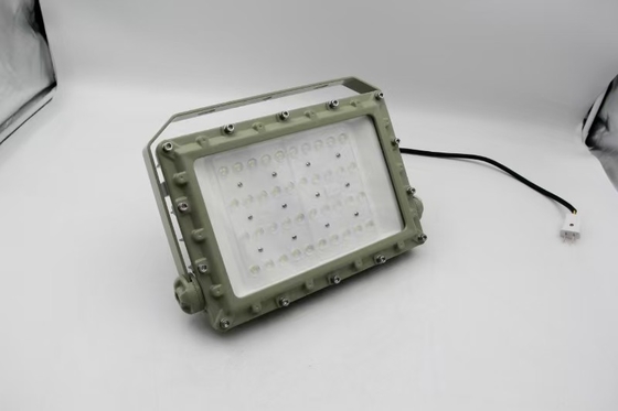 صناعات البتروكيماويات 135lumen / واط 150w مضاد للانفجار أدى ضوء الفيضانات للمنطقة1,2&amp; المنطقة21,22