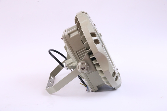 سبيكة الألومنيوم 135 Lm/w و AC100 ~ 277V مضادات الانفجار مصابيح LED عالية الخليج للمناطق الصناعية والبتروكيماوية
