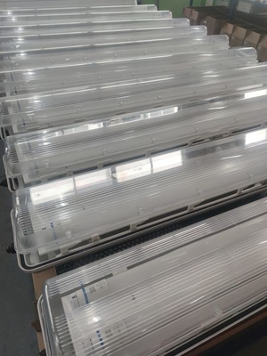 ضوء خطي مضاد للانفجار مع ATEX IECEx WF2 IP66 100lm/w للمناطق 1,2 و2122