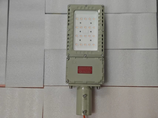 100W 200W مصباح ضوء LED مضاد للانفجار مصباح ضوء الفيضان ATEX II 2G السلامة للغاز منطقة1/2