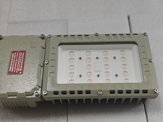 100W 200W مصباح ضوء LED مضاد للانفجار مصباح ضوء الفيضان ATEX II 2G السلامة للغاز منطقة1/2