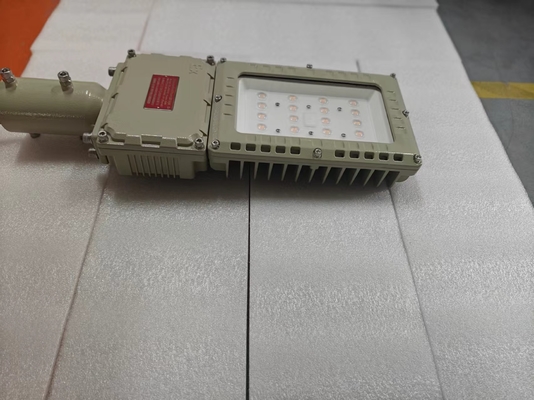 100W 200W مصباح ضوء LED مضاد للانفجار مصباح ضوء الفيضان ATEX II 2G السلامة للغاز منطقة1/2