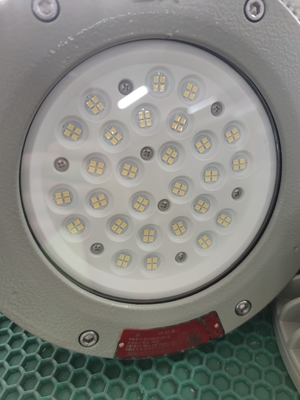 200W IP66 مقاومة للانفجارات السقف / الجدار / الجدار العالي