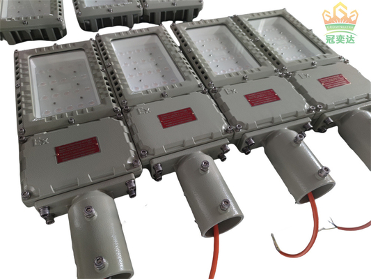 130lm/w الكفاءة ATEX مضوء LED مضاد للنيران 5000K-5700K