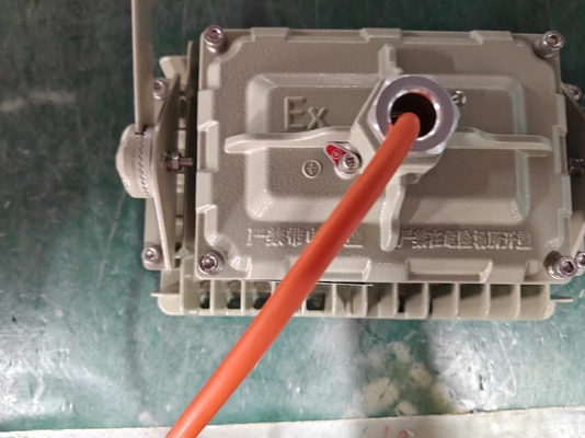 ATEX IECEx RoHS ISO9001 50W ضوء الفيضانات LED مضاد للانفجار لمرافق النفايات الخطرة