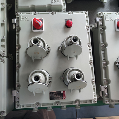 معتمد ATEX CNEX CXM Series Ex D E IIC صندوق توزيع الإضاءة المقاوم للشعلة حماية IP66 غطاء الألومنيوم الدائم للمناطق الخطرة