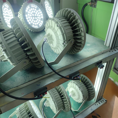 مصباح LED عالي الإضاءة مضاد للانفجار ومضاد للهب بقدرة 150 واط ATEX Div 1 - 180 لومن/واط، WF2 للاستخدام البحري والمصافي
