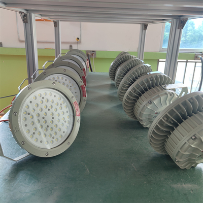 مصباح LED عالي الإضاءة مضاد للانفجار ومضاد للهب بقدرة 150 واط ATEX Div 1 - 180 لومن/واط، WF2 للاستخدام البحري والمصافي