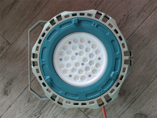 ضوء LED ATEX Highbay ضد الانفجار 180lm/w 50/100/200/250W 90-290V للمواد الكيميائية في حقول النفط EPC