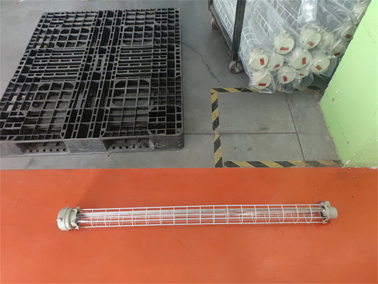 مصنع البتروكيماوي يستخدم ATEX EAC 50000hr العمر 54W الدرج المعلقة