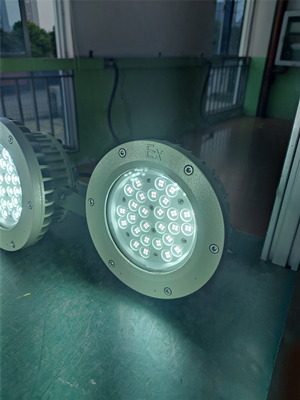 ضوء الخليج العالي 180lm / w ATEX مقاوم للتآكل IP66 LED خارجية ضوء السقف 50W-250W