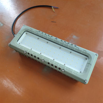 ضوء خطي محفوف بالليلات ATEX IEC RoHS IP66 WF2 الصف البحري من الألومنيوم 100lm/w 295v 80watt للمنطقة 12,21,22