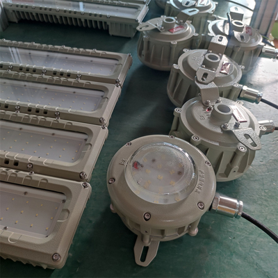 ضوء خطي مضاد للنفايات ATEX IEC IP66 WF2 مع ألومنيوم صناعي مصباح LED الملاحية الإضاءة 90-295V 100Watt