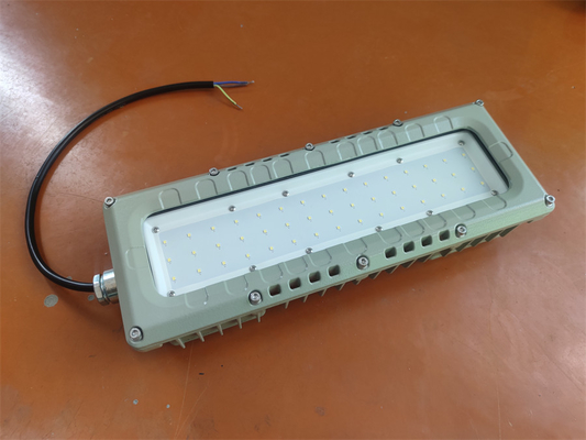 مصباح LED مضاد للانفجار RoHS ATEX IECEx لبيئة قاسية الضوء الصناعي 200Watt 295V