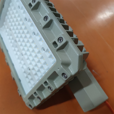 الكفاءة 150lm/w الموقع الخطير أدى مصباح الفيضانات atex للبيئات الخطرة