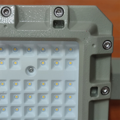 50-300 واط ضوء LED مضاد للانفجار لظروف شديدة مدعومة بواسطة MEANWELL Drive و 3000/4000/5000/5700K CCT