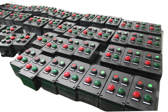 محطة تحكم ATEX للضوء الصناعي البتروكيماوي المعلوق الرأسي 380Vac