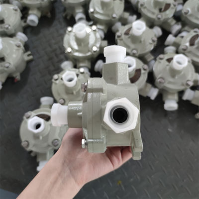 محفظة مخصصة IP66 مقاومة للماء ATEX مربع التقاطع محفظة قوة مضادة للنار 220V / 380V صندوق التقاطع الألومنيوم المصبوب