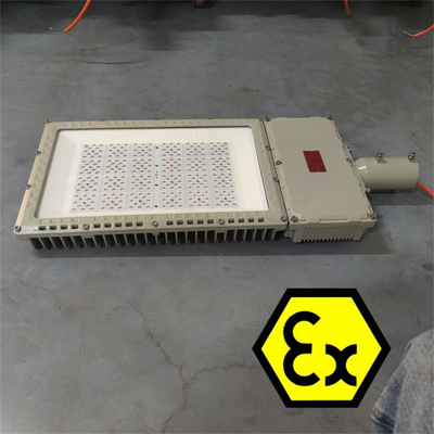 ATEX 220V 380V ضوء LED مضاد للانفجارات الصف البحري الألومنيوم IP66 WF2 لصناعة النفط والغاز