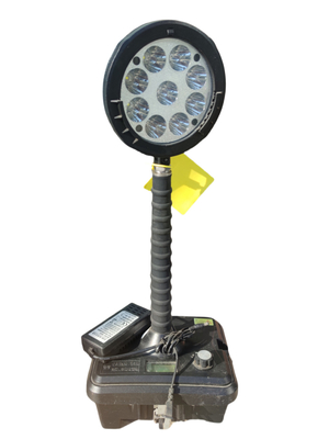 المنطقة 1 البحرية على الأرض مضادة للانفجارات المتنقلة LED الإضاءة العاملة الكاملة البلاستيكية GRP 100-295VAC للنفط خطرة البيئة