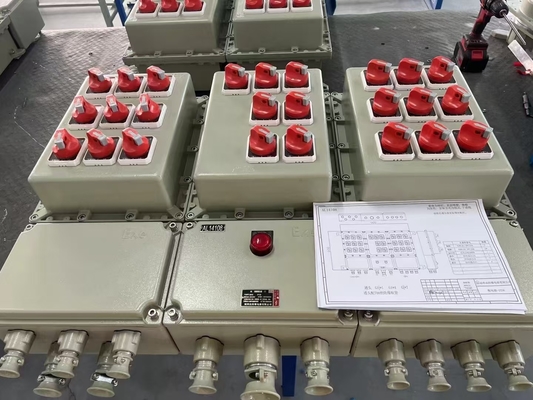 محطة تحكم مقاومة للانفجار ATEX 220/380VAC صندوق تحكم كهربائي مقاوم للهب مع أحجام خيوط متعددة G1/2" إلى G2