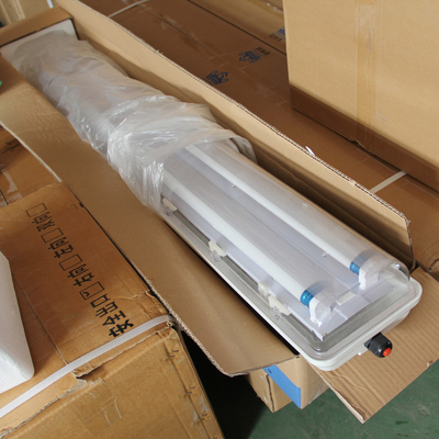 توفير الطاقة الضوء الفلوريسنتي ضد الانفجار CRI Ra≥70 100lm/w مصباح الكفاءة الضوئية 120-140° زاوية شعاع