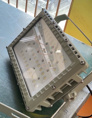 مضاد للماء 240W في الهواء الطلق مضاد للانفجار مصباح الفيضانات LED IP66 ATEX IECEx الإضاءة الصناعية للمناطق الخطرة