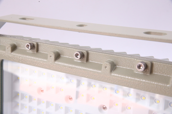 50 ′′240 واط مصباح LED قابل للتخصيص ضد الانفجار رقائق كري معتمدة ATEX للمناطق الخطرة