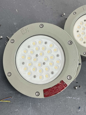 ضوء LED عالي الإضاءة مضاد للانفجار ATEX بقوة 150 واط - زاوية شعاع 120 درجة سطوع عالي للمناطق الخطرة بالغاز
