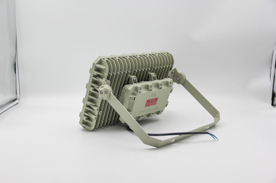 كشاف LED مضاد للانفجار | مقاوم للهب، مقاوم للماء، موفر للطاقة – للبيئات الخطرة