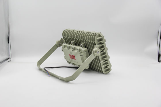 كشاف LED مضاد للانفجار | مقاوم للهب، مقاوم للماء، موفر للطاقة – للبيئات الخطرة