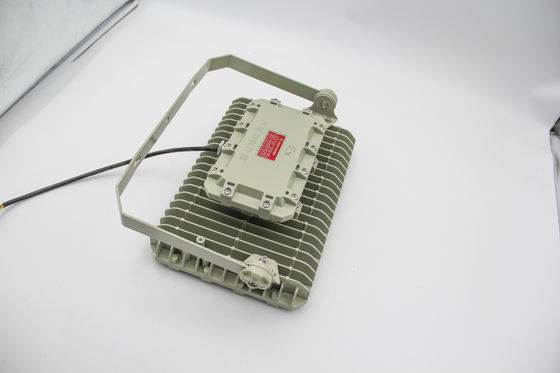 كشاف LED مضاد للانفجار – موفر للطاقة، حاصل على تصنيف IP66 لمحطات المواد الكيميائية والمنصات البحرية