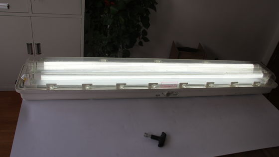 مصباح خطي مضاد للانفجار من سلسلة BYS مع شهادة ثلاثية ATEX/IECEx/CNEX المصادق عليها المنطقة الخطرة مصباح LED ، معدل IP66 ، ضمان لمدة 5 سنوات ، طاقة قابلة للتخصيص والحجم