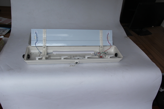 ضوء LED خطي مقاوم للانفجار بطول 0.6 متر/1.2 متر ATEX/IECEx/CNEX، درجة صناعية IP66 للإضاءة في المناطق الخطرة، مصانع النفط والغاز والمواد الكيميائية، التعدين، المرافق البحرية، تصميم موفر للطاقة يقلل من