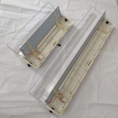 بالنسبة للمناطق الخطرة مصانع النفط والغاز الكيميائية التعدين المرافق البحرية مقاومة الانفجار خطية LED الضوء الصناعية الدرجة IP66 الإضاءة تصميم كفاءة في استخدام الطاقة يقلل من 0.6 / 1.2m دائمة ATEX / IECEx / CNEX