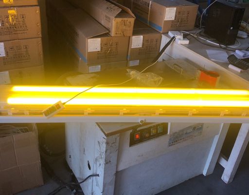 بالنسبة للمناطق الخطرة مصانع النفط والغاز الكيميائية التعدين المرافق البحرية مقاومة الانفجار خطية LED الضوء الصناعية الدرجة IP66 الإضاءة تصميم كفاءة في استخدام الطاقة يقلل من 0.6 / 1.2m دائمة ATEX / IECEx / CNEX