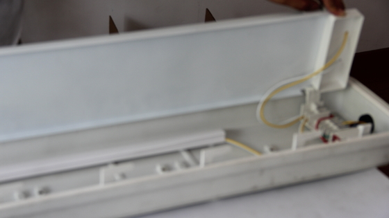 ضوء LED خطي مقاوم للانفجار بطول 0.6 متر/1.2 متر ATEX/IECEx/CNEX، درجة صناعية IP66 للإضاءة في المناطق الخطرة، مصانع النفط والغاز والمواد الكيميائية، التعدين، المرافق البحرية، تصميم موفر للطاقة يقلل من