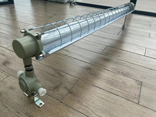 ضوء LED خطي مقاوم للانفجار بطول 0.6 متر/1.2 متر ATEX/IECEx/CNEX، درجة صناعية IP66 للإضاءة في المناطق الخطرة، مصانع النفط والغاز والمواد الكيميائية، التعدين، المرافق البحرية، تصميم موفر للطاقة يقلل من