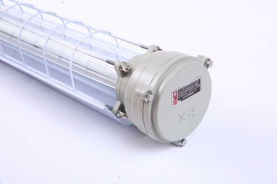 ضوء LED خطي مقاوم للانفجار بطول 0.6 متر/1.2 متر ATEX/IECEx/CNEX، درجة صناعية IP66 للإضاءة في المناطق الخطرة، مصانع النفط والغاز والمواد الكيميائية، التعدين، المرافق البحرية، تصميم موفر للطاقة يقلل من