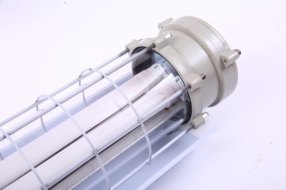 ضوء LED خطي مقاوم للانفجار بطول 0.6 متر/1.2 متر ATEX/IECEx/CNEX، درجة صناعية IP66 للإضاءة في المناطق الخطرة، مصانع النفط والغاز والمواد الكيميائية، التعدين، المرافق البحرية، تصميم موفر للطاقة يقلل من