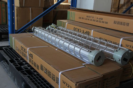 مصباح فلورسنت مضاد للانفجار من الدرجة الصناعية للإضاءة الآمنة في المواقع الخطرة