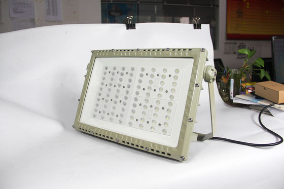 مصباح شارع LED مضاد للانفجار IECEx 250W | إضاءة مقاومة للانفجار لمواقع النفط والغاز والمواد الكيميائية