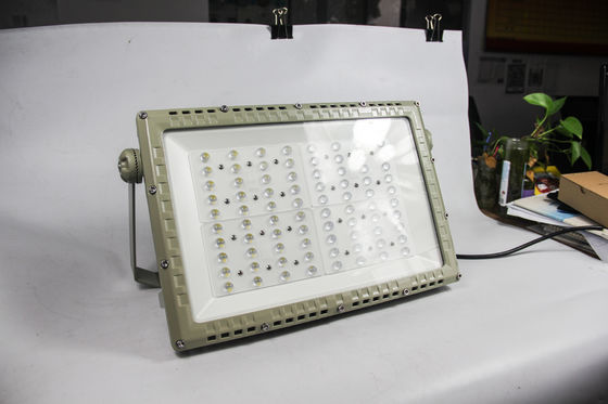 مصباح شارع LED مضاد للانفجار IECEx 250W | إضاءة مقاومة للانفجار لمواقع النفط والغاز والمواد الكيميائية